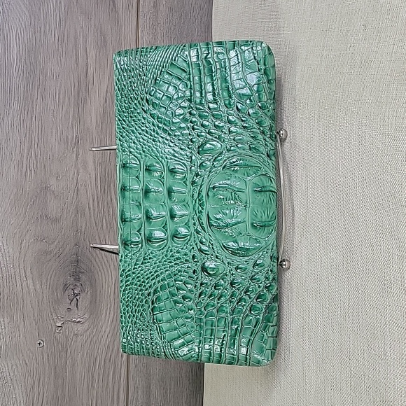 Brahmin Green Croc Embossed Leather Wristlet Clutch Purse - Picture 5 of 11